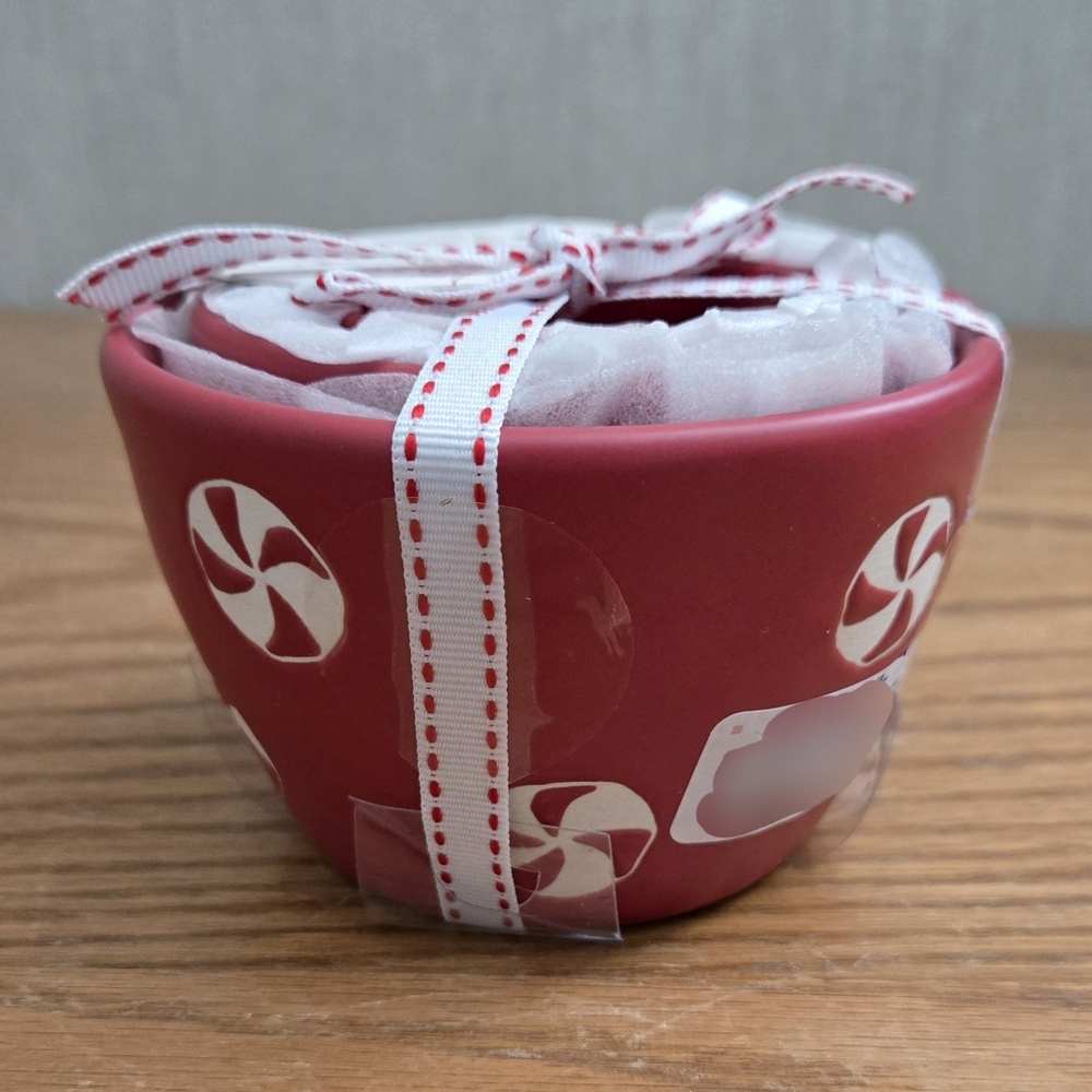 Rae Dunn Peppermint Measuring Cups - Picture 2 of 2